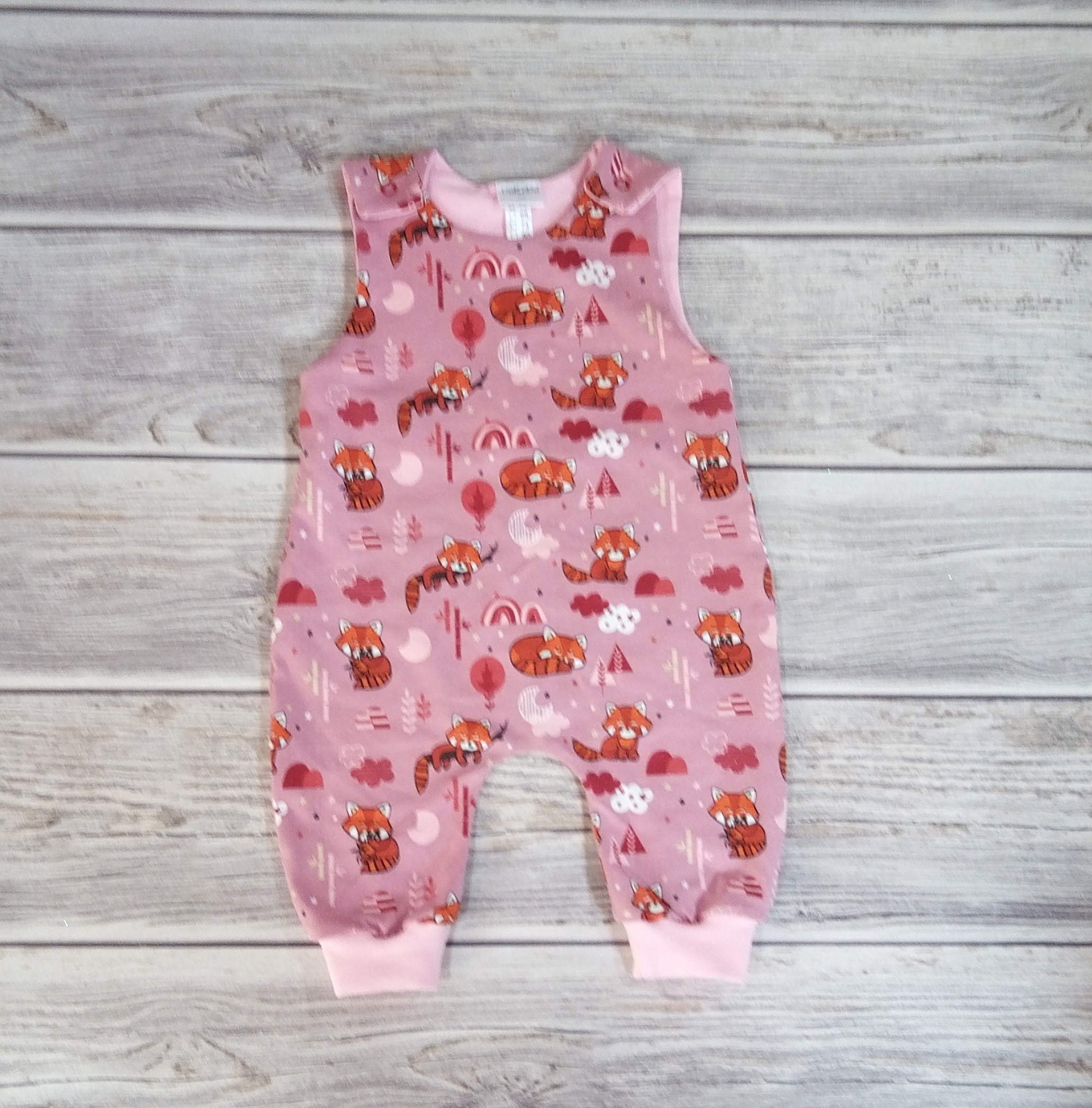 Strampler Waschbär Gr. 62 – Bild 2