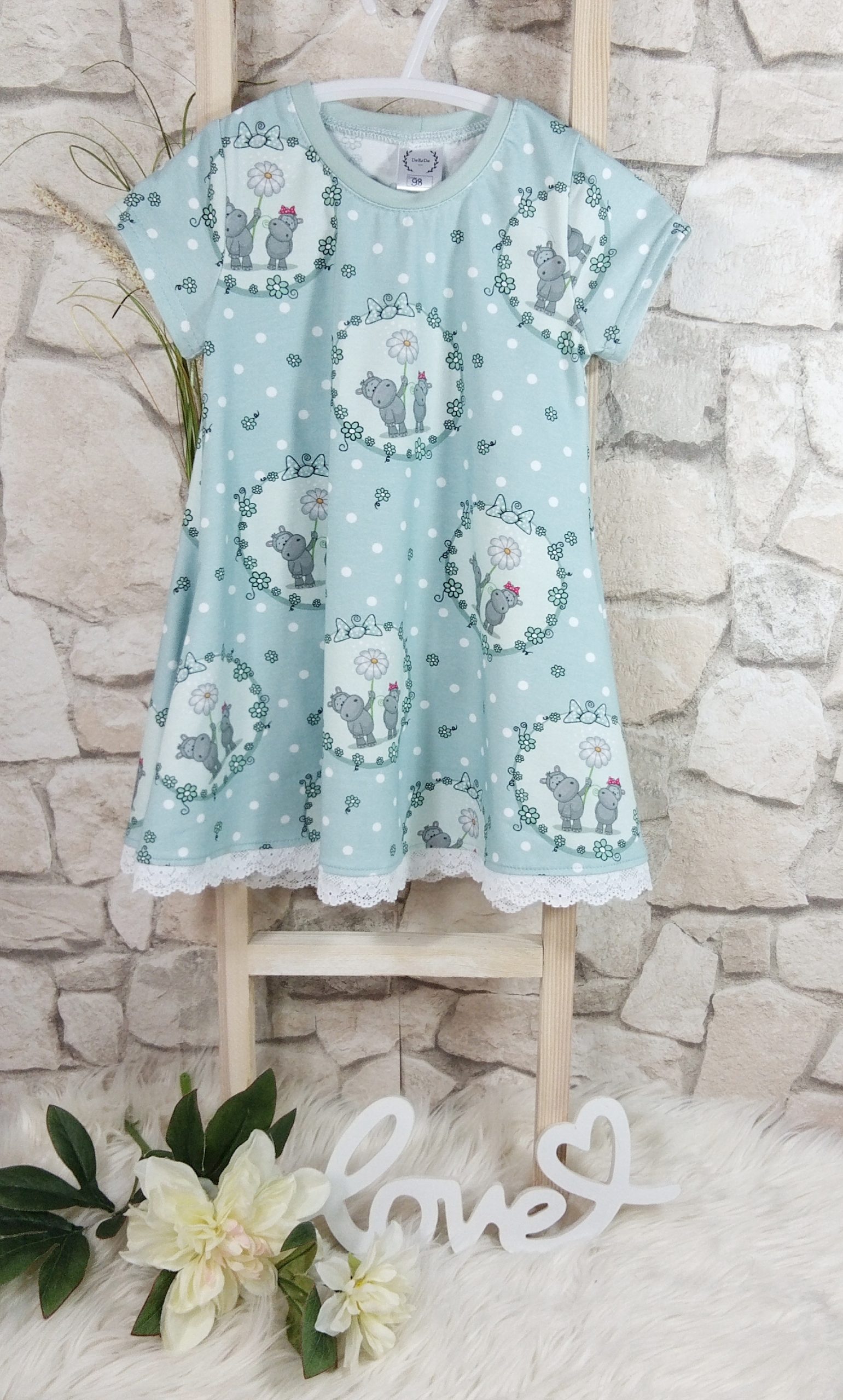 Kleid Nilpferdchen Gr. 98/104 – Bild 2